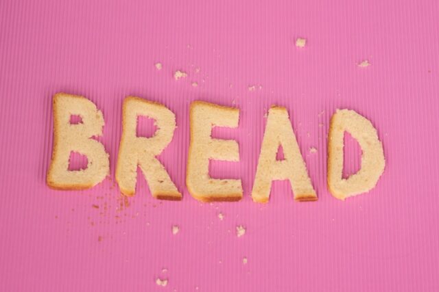 Wypiek chleba razowego: tradycyjny smak i aromat