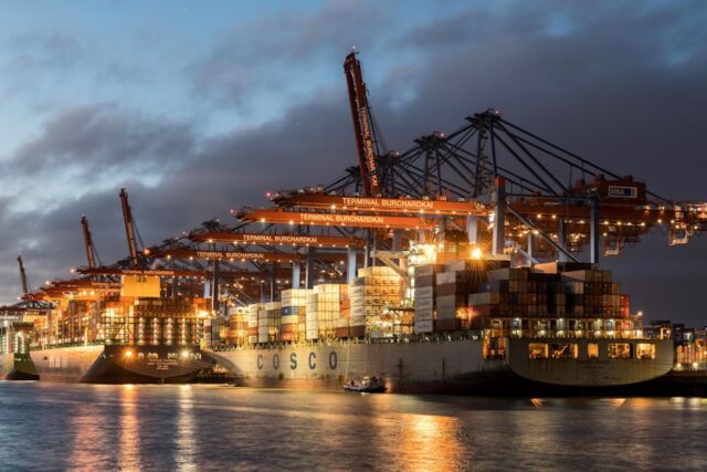 Umowy handlowe międzynarodowe: kluczowe kwestie i wyzwania